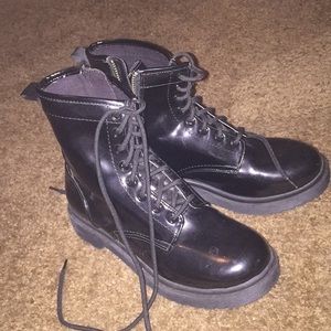 Combat boots